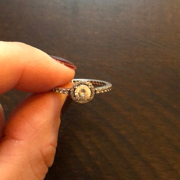 Pandora - Classic Elegance Clear Ring - Picture 3 of 5